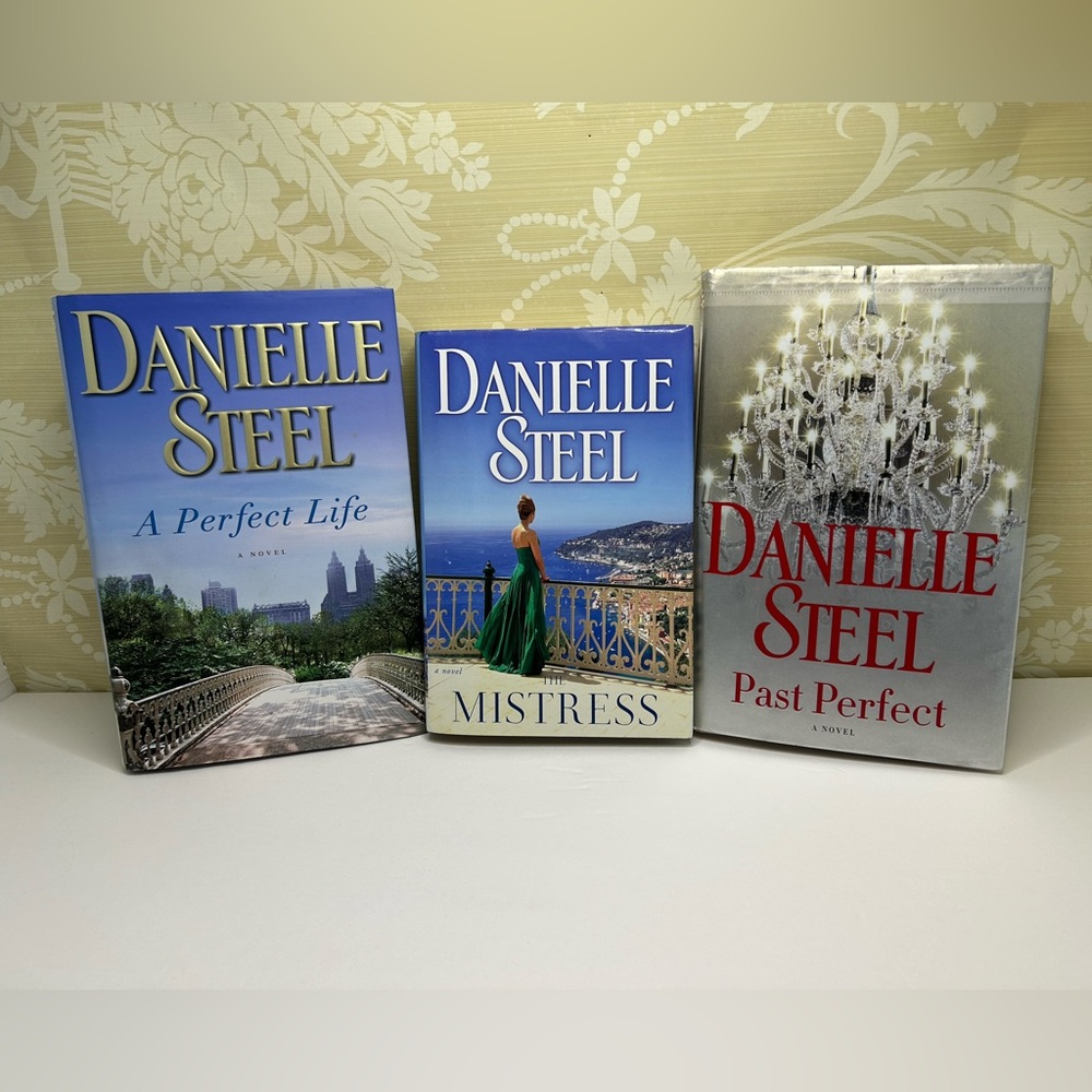 Danielle Steel Book Lot